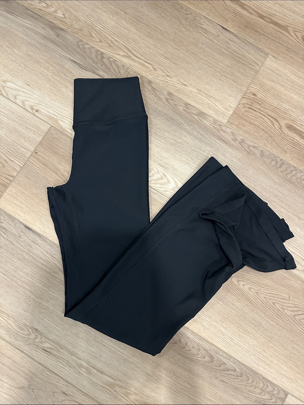 Abercrombie and Fitch High-Waist flare Black Leggings